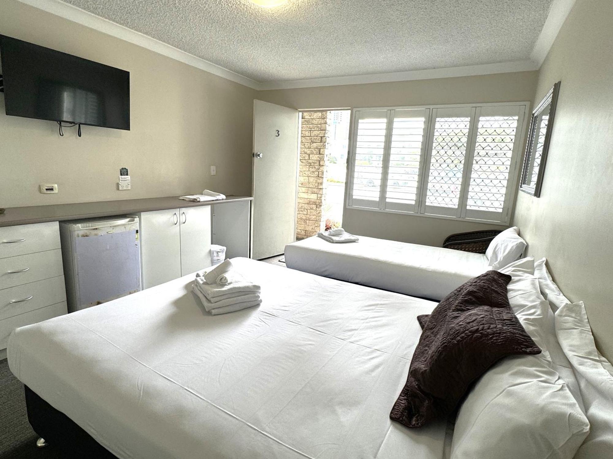Tropicana Motel Gold Coast Bagian luar foto