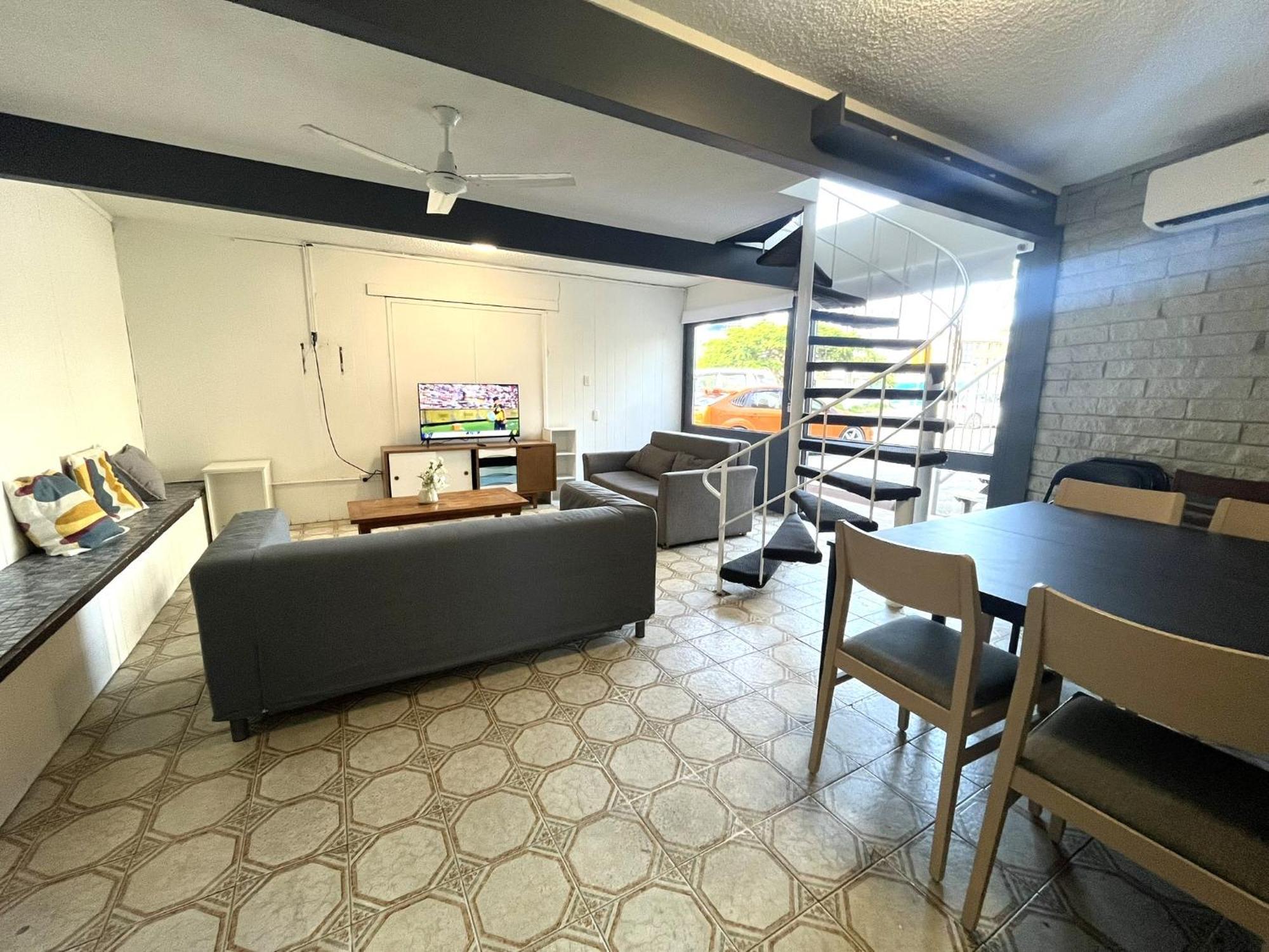 Tropicana Motel Gold Coast Bagian luar foto